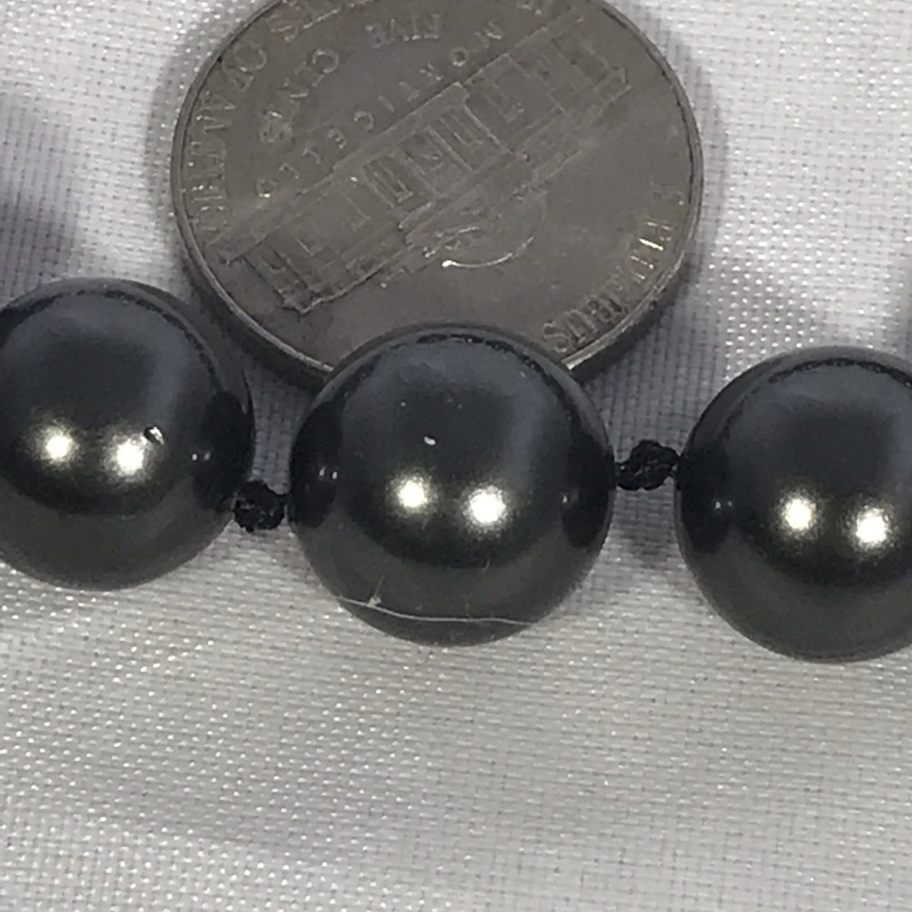 Tahitian 12MM Shell Pearl Bracelet - Picture 4 of 5